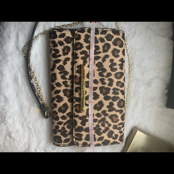 Betsey Johnson cheetah cross shoulder bag - Picture 3 of 4